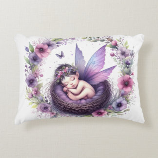 Almofada Decorativa Fada de bebê roxa em um ninho Bebê, estádios de na