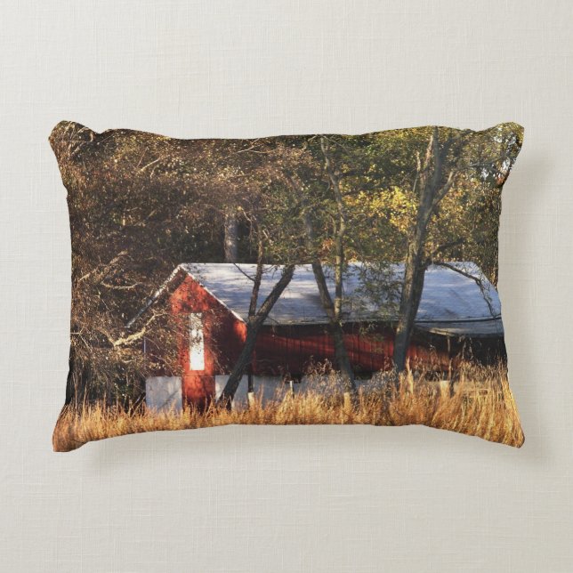 Almofada Decorativa Fall Barn em Maryland Central (Frente)