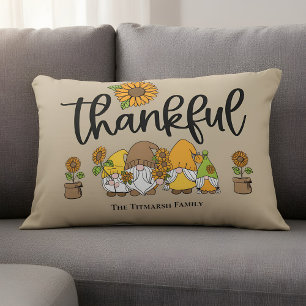 Almofada Decorativa Família de gnomos de girassol.