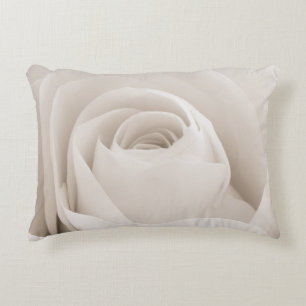 Almofada Decorativa Feche acima das pétalas cor-de-rosa brancas