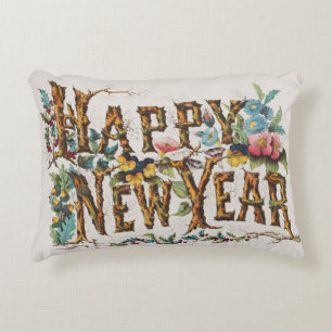 Almofada Decorativa Feliz Ano Novo em Troncos de Árvores, Bolotas e Fl