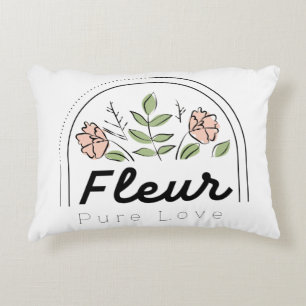Almofada Decorativa Fleur – Logotipo Floral de Amor Puro