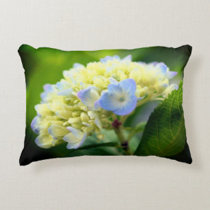 Almofada Decorativa Flor de Hydrangea Azul Suave  