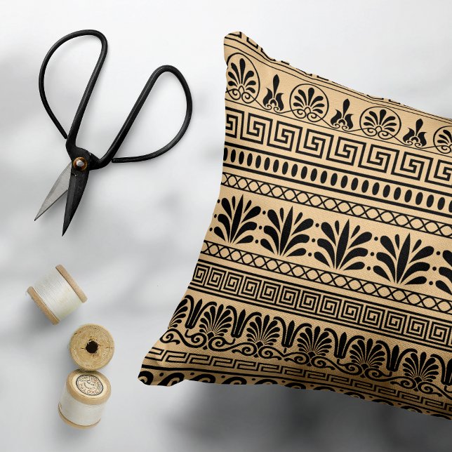 Almofada Decorativa Frete Grego, Padrão Mediterrânico, Castanho (Criador carregado)