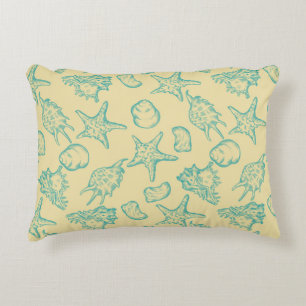 Almofada Decorativa Fundo com escudos. Mão tirada