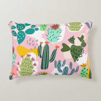 Almofada Decorativa Fundo rosa, padrão de cacto desenhado à mão.