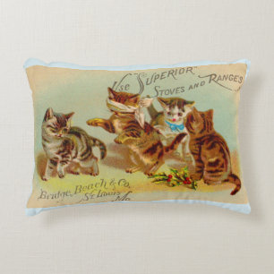 Almofada Decorativa Gatinhos de cartão vitorianos a brincar