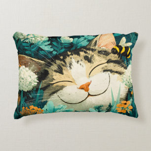 Almofada Decorativa Gato Adormecido no Jardim de Flores com Abelha em