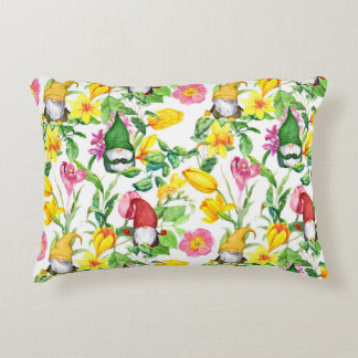 Almofada Decorativa Gnomos escandinavos: primavera de aquarela floral.