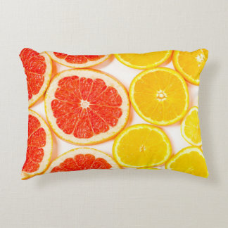 Almofada Decorativa Gradient color citrus slices on white backgroundab