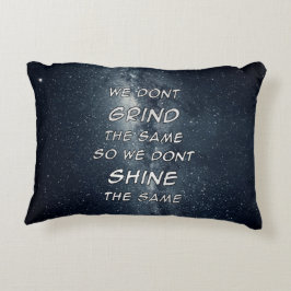 Almofada Decorativa Grind & Shine Stars Inspiração Motivacional