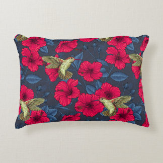 Almofada Decorativa Hibiscus Botânico Vintage e Beija-flor