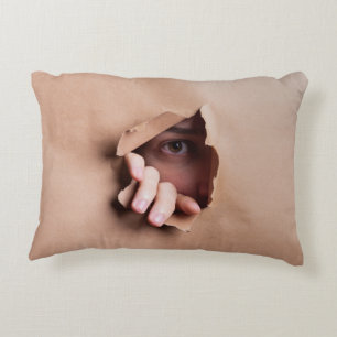Almofada Decorativa Hidden Gaze: Eye Peering Through Torn Kraft Paper