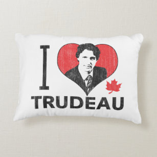 Almofada Decorativa I Heart Trudeau