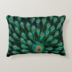 Almofada Decorativa Ilustração com as penas do pavão no preto