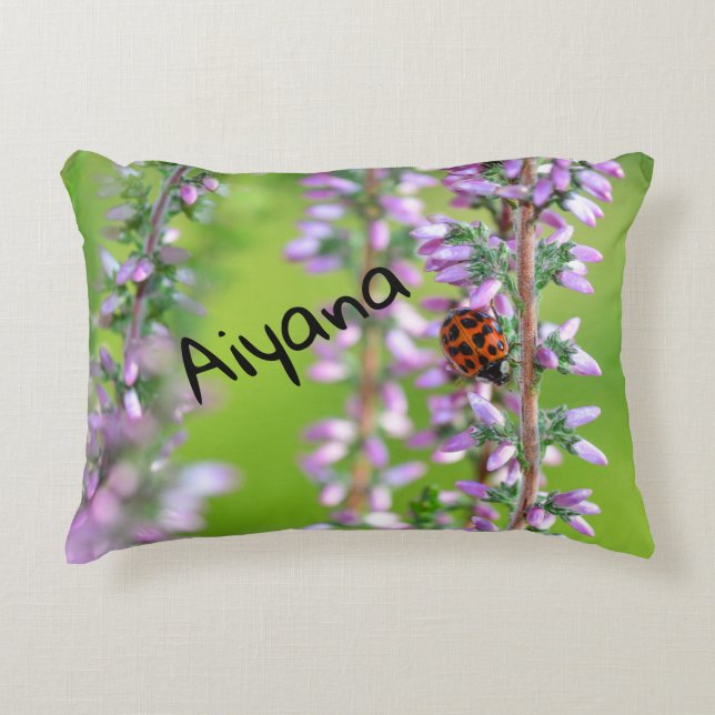 Almofada Decorativa Joaninha em flor roxa   -    (Frente)