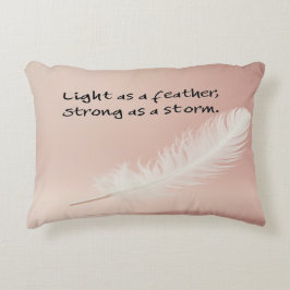 Almofada Decorativa Luz como uma pena, forte como uma tempestade