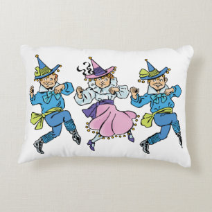 Almofada Decorativa Mágico Vintage de Oz, Munchkins Dançantes Fofos!