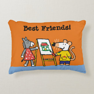 Almofada Decorativa Maisy e pintura Dotty no pré-escolar