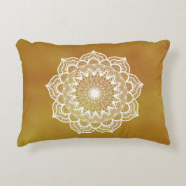 Almofada Decorativa Mandala branca em fundo dourado