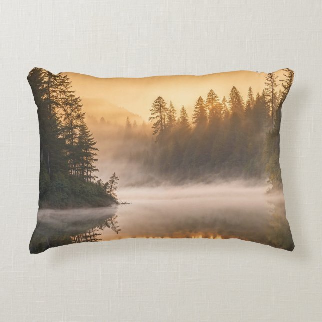 Almofada Decorativa Manhã Mist no rio Pines (Frente)