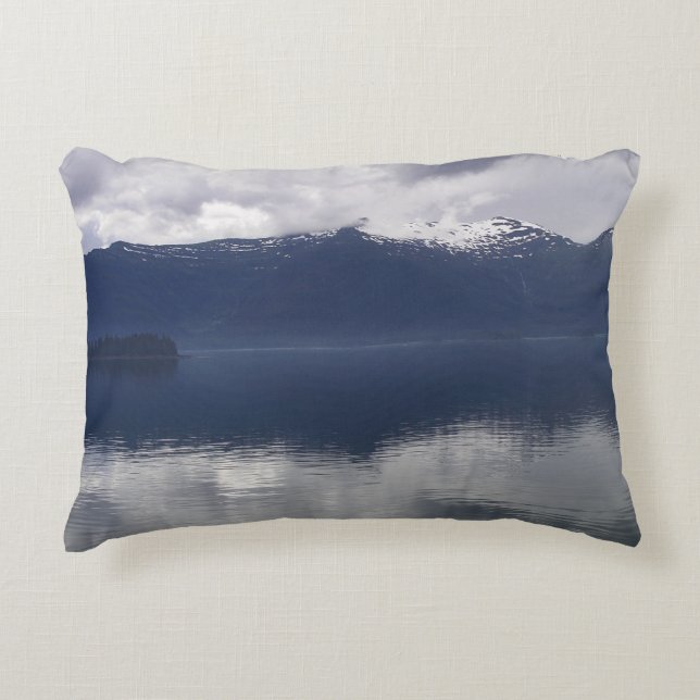 Almofada Decorativa Mar Alaskano Nebuloso em Tons de Azul (Frente)