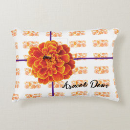 Almofada Decorativa Marigolds e Bee