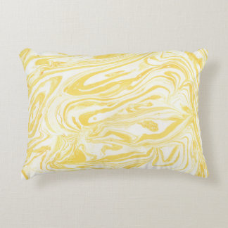 Almofada Decorativa Mármore Amarelo Elegante: Textura Desenhada À Mão