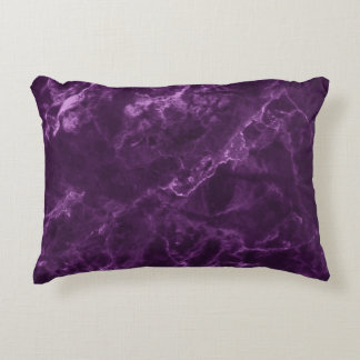 Almofada Decorativa Mármore roxo escuro: textura luxuosa.