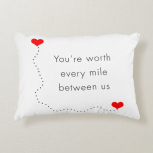 Almofada Decorativa minimalista "você vale a pena cada milha entre nós