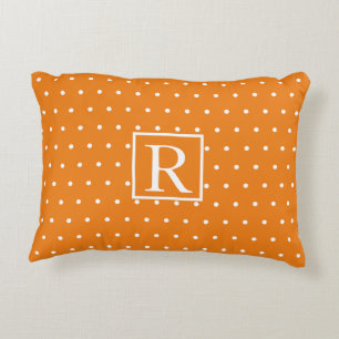 Almofada Decorativa Monograma Bolinhas brancas cor laranja inicial