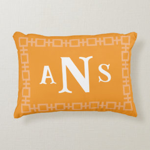 Almofada Decorativa Monograma de Chave Grego Laranja Quadrado