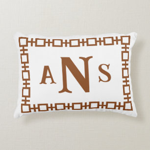 Almofada Decorativa Monograma de Chestnut Brown Square Grega Key
