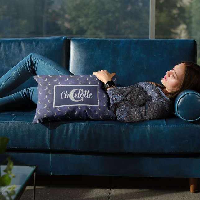 Almofada Decorativa Monograma Personalizado Celestial Azul-Moon Cresce (Crescent Moon Blue Celestial Custom Monogram Accent Pillow
)