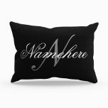 Almofada Decorativa Monograma Personalizado Único de Nomes Preto e Bra<br><div class="desc">Design de Monograma Personalizado de Nome Preto e Branco Único para qualquer pessoa.</div>