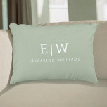 Almofada Decorativa Monograma Simples Profissional Elegante Minimalist<br><div class="desc">Apresentando nossa coleção profissional simples de monogramas minimalista: eleve seu estilo com sofisticação de eterno e elegância subestimada. Criada com muita atenção aos detalhes, esta coleção apresenta designs minimalistas adornados com seu monograma personalizado. Cada peça exumenta profissionalismo e refinamento, perfeito para fazer uma impressão duradoura em qualquer cenário. De artigos...</div>