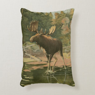 Almofada Decorativa Moose Caminhando na Água