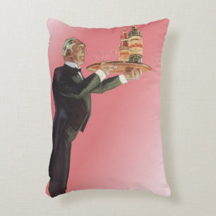 Almofada Decorativa Mordomo Antigo em Smoking Servindo Vinho em Bandej