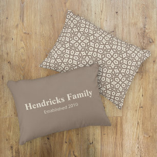 Almofada Decorativa Nome da família Taupe "Estabelecido" com Padrão An
