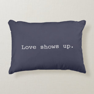 Almofada Decorativa O amor aparece o travesseiro