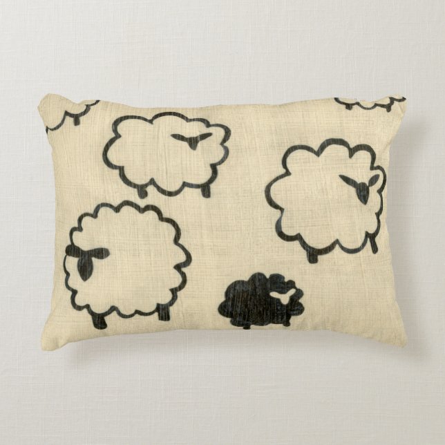 Almofada Decorativa Ovelha Negra e Branca em Fundo de Creme (Frente)