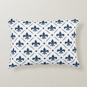 Almofada Decorativa Padrão azul escuro Fleur De Lis sobre fundo branco