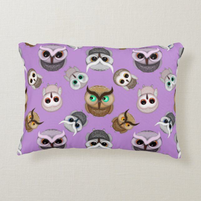 Almofada Decorativa Padrão de Corujas Fofas em Fundo Roxo (Verso)