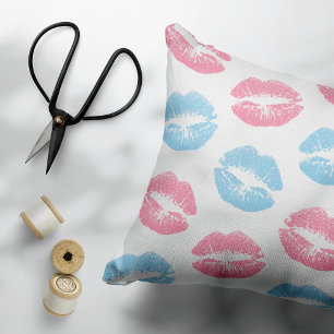 Almofada Decorativa Padrão de Lábios Azul e Rosa, Batom, Beijo