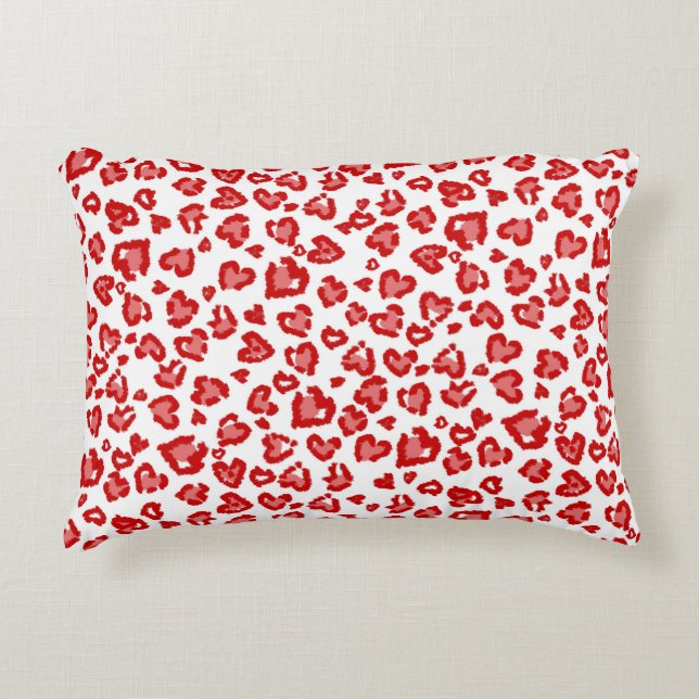 Almofada Decorativa Padrão de Leopardo Coração em Vermelho e Branco (Frente)