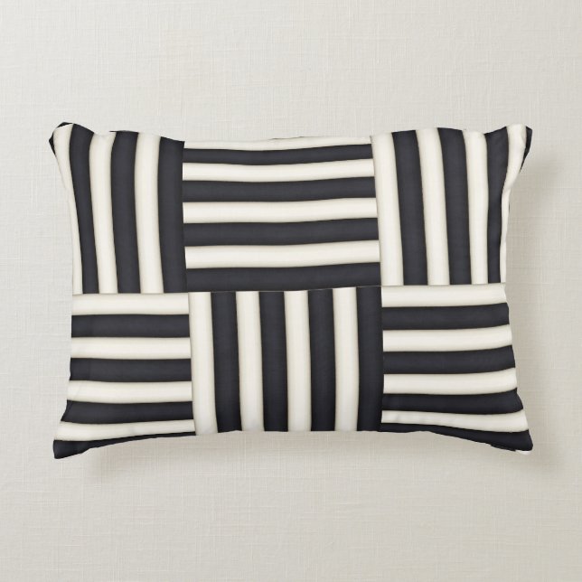 Almofada Decorativa Patchwork de faixas brancas pretas e antigas (Frente)