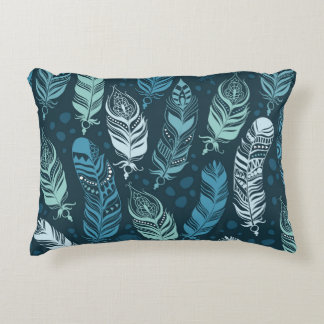 Almofada Decorativa Penas Étnicas: Padrão Colorido Sem Costura.