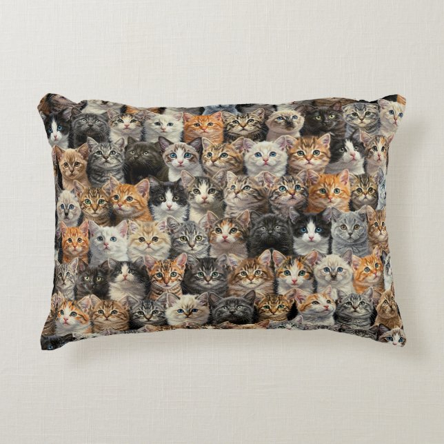 Almofada Decorativa Pequena Parada de Gatinhos (Frente)