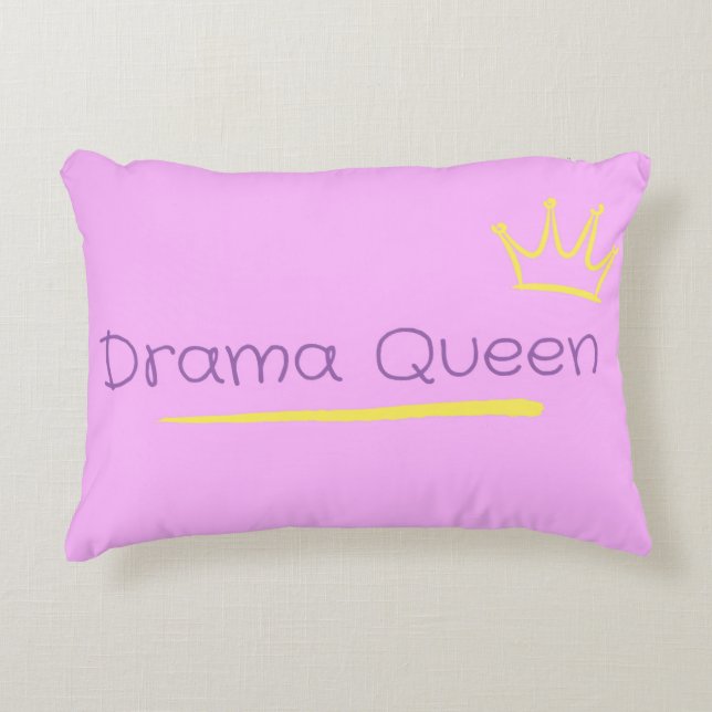 Almofada Decorativa Rainha do Drama (Frente)