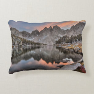 Almofada Decorativa Reflexões dos pináculos de Kearsarge da noite